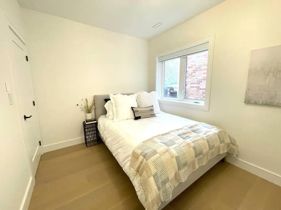 Modern Apartment Close To The Beach With Parking Toronto 0*,  Canada