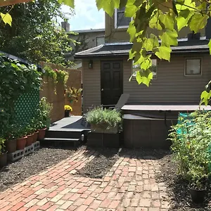  Apartment Love-nest With Private Hot Tub Canada
